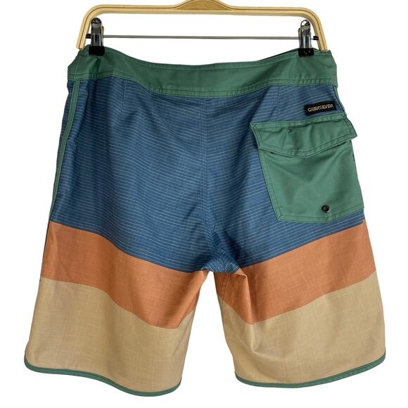 Quiksilver Highline Surfsilk Boardshort Men Swim Trunks Size 30 Blue Colorblock - Picture 3 of 10